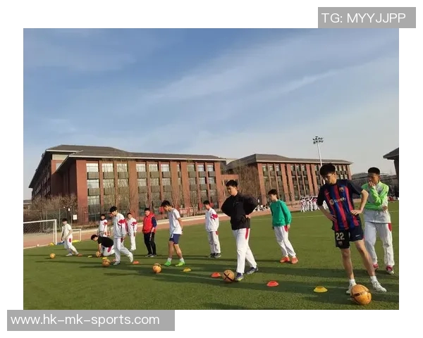 推动国家校园足球政策发展促进青少年全面素质提升与健康成长